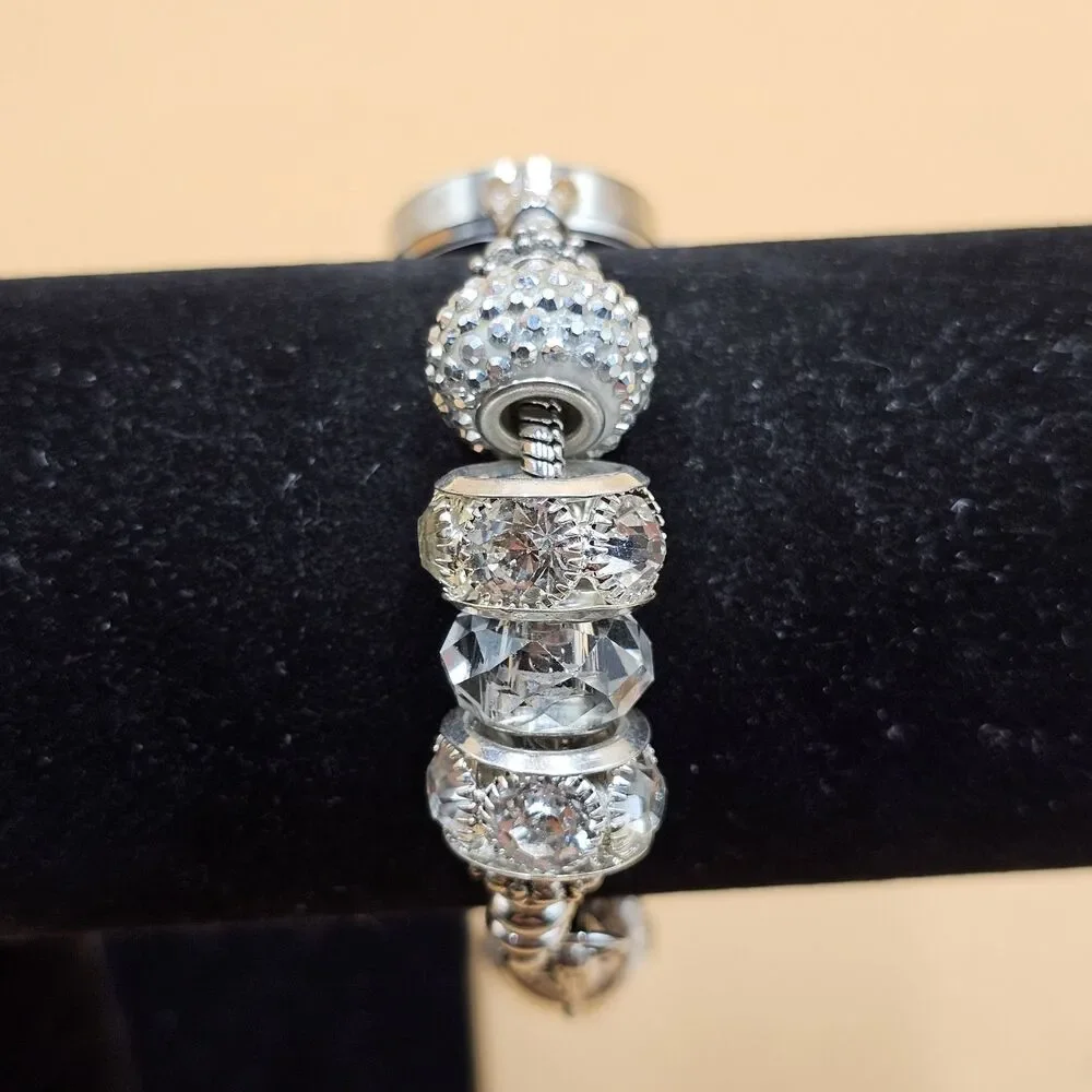Vintage Ladies Rhinestone Quartz Fashion Wristwatch New Battery Runs Great